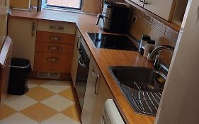 Habitacion Individual Con Bano Y Cocina Compartida